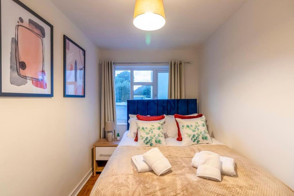 Beautiful Sea View 2 Bedroom Sleeps 6-free Parking * Bournemouth