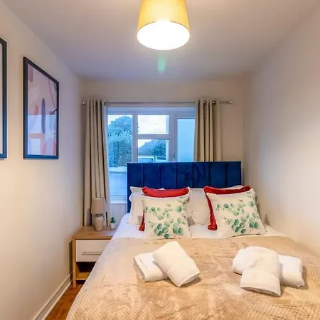 Beautiful Sea View 2 Bedroom Sleeps 6-Free Parking Bournemouth Exterior photo