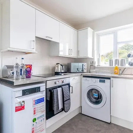 Beautiful Sea View 2 Bedroom Sleeps 6-Free Parking Bournemouth Exterior photo
