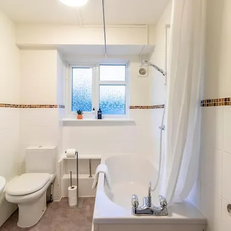 Beautiful Sea View 2 Bedroom Sleeps 6-Free Parking Bournemouth Exterior photo