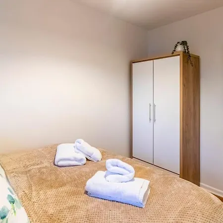 Beautiful Sea View 2 Bedroom Sleeps 6-Free Parking Bournemouth Exterior photo